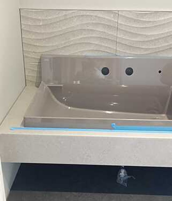 函館の新築住宅洗面所のシーリング施工前