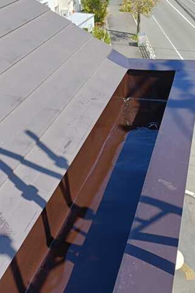 木造住宅屋根板金部　下地処置・ウレタン防水後